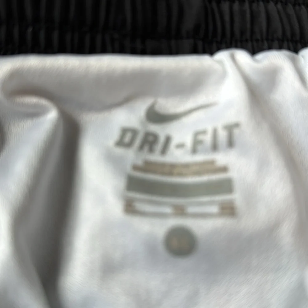 Girls black and white youth xl Nike athletic shorts - Picture 2 of 2